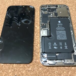 iPhone 12 Pro Max 画面修理　データそのまま！当日修理！池袋駅徒歩1分東口側！池袋最安値